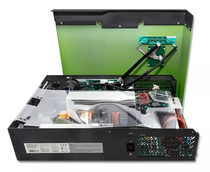 Hybrydowy inwerter solarny Qoltec Off-Grid 3,5kW: niezawodne źródło energii do Twojego domu